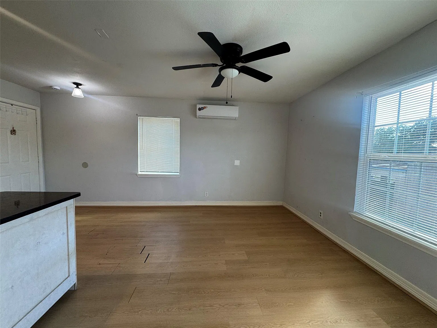 1 bed, 1.0 bath, 600 sqft, $800 — Photo 2