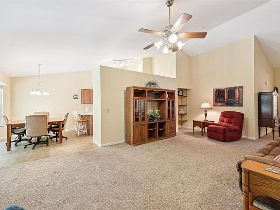 5th image of 722 Highland Ave