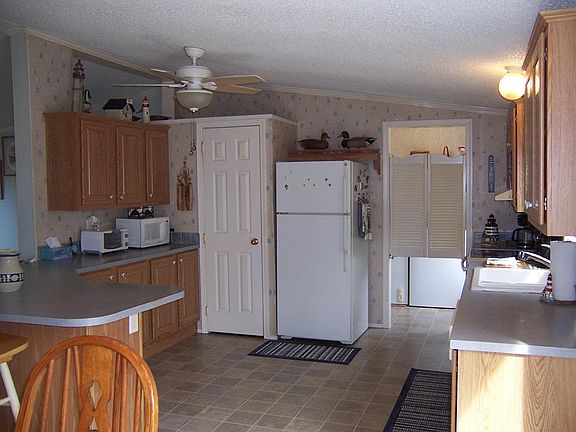 5th image of 120 Meadow View Ln