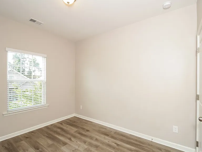 69 Howard Ave NW — Photo 14