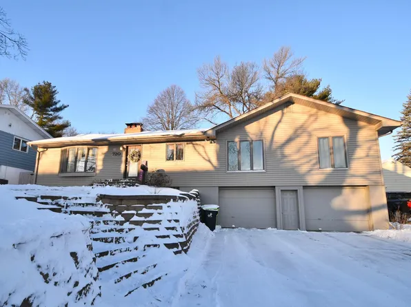 720 Warren Ave, Zumbrota, MN 55992