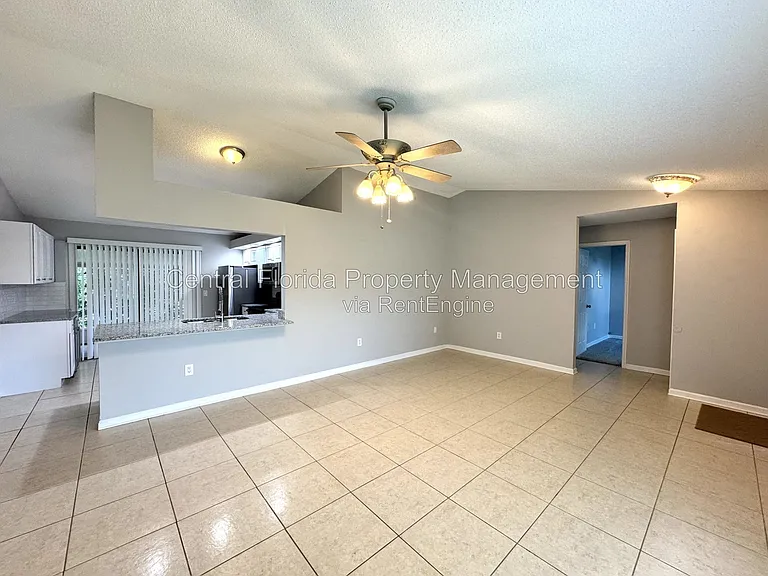 658 Elwood St — Photo 4