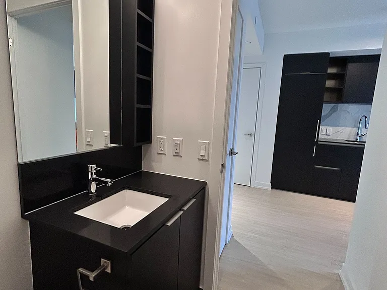 8 Wellesley St W #2702 — Photo 5
