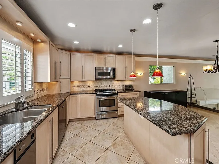 4930 McConnell Ave — Photo 2