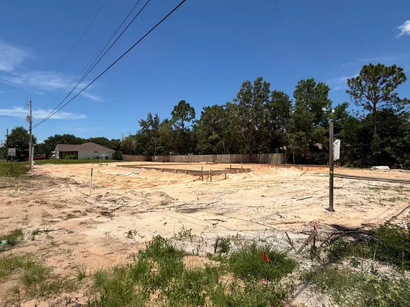 2079 Andorra St, Navarre, FL 32566