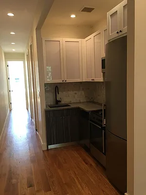 Rented by Zeetex Realty Corp | media 48