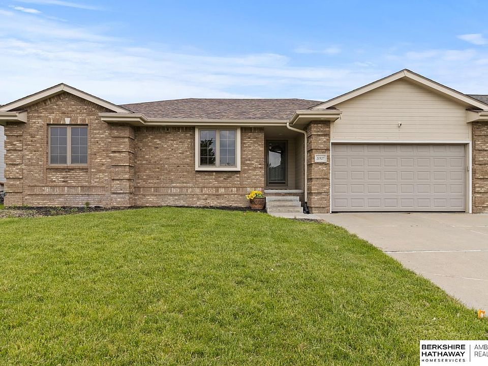 1st image of 21527 Amber Dr