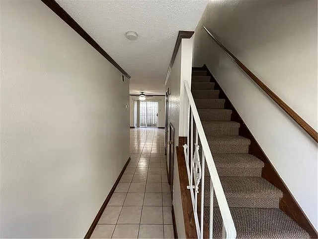 2 bed, 1.5 bath, 1150 sqft, $1,325 — Photo 4