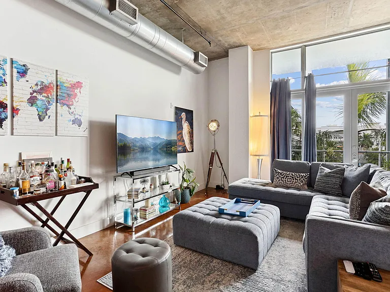 180 NE 4th Ave #307 — Photo 8