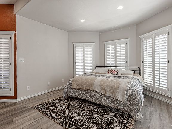 5th image of 110 E Valencia St