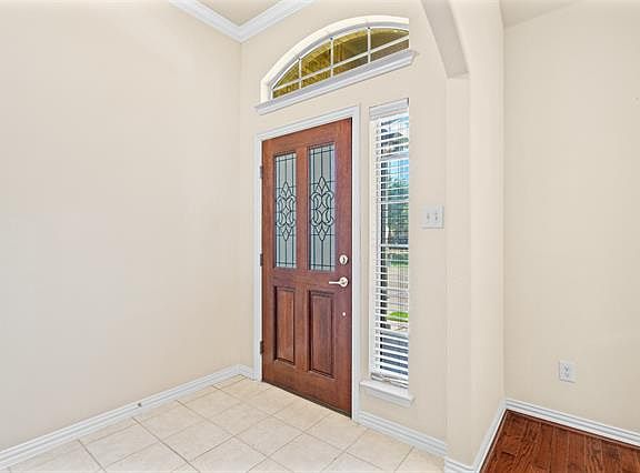 3rd image of 12501 Meadow Landing Dr
