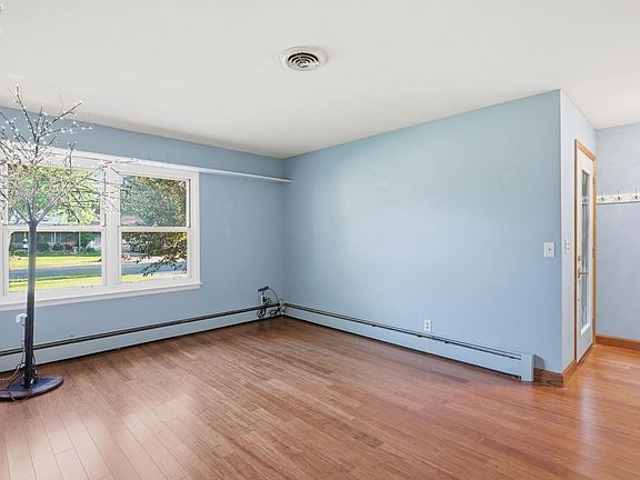 5th image of 111 E 10th St