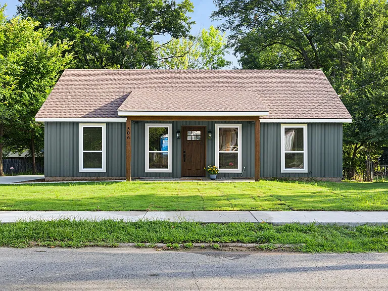 506 W Woodruff Ave — Photo 2