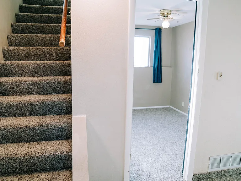 2170 W Meadow St — Photo 35