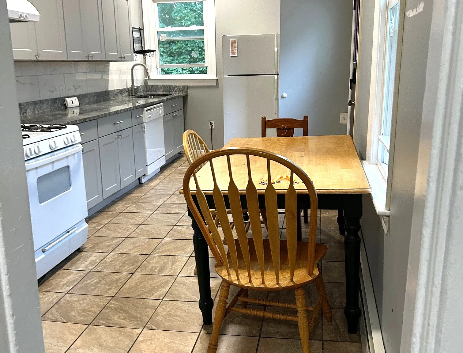 4 bed, 1500 sqft, $3,700 — Photo 2
