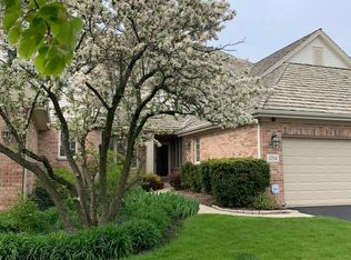1784 Brush Hill Ln, Glenview, IL 60025