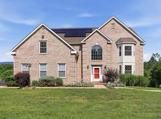 18 Treasure Dr, Martinsburg, WV 25401