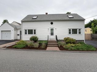 22 Dale St, Andover, MA 01810