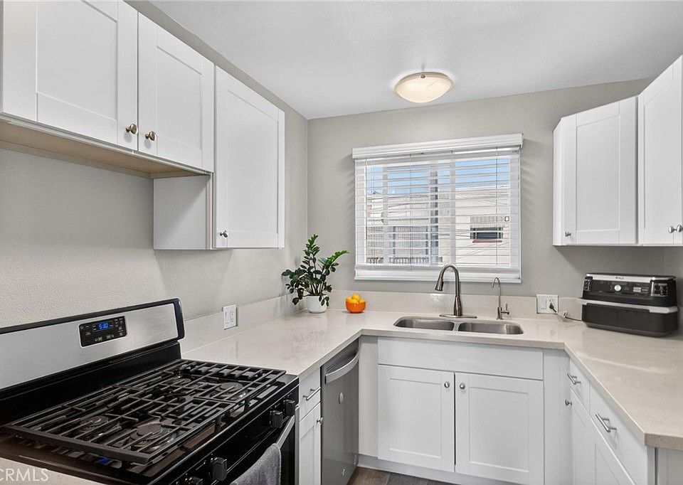 1st image of 1057 E Appleton St APT 10