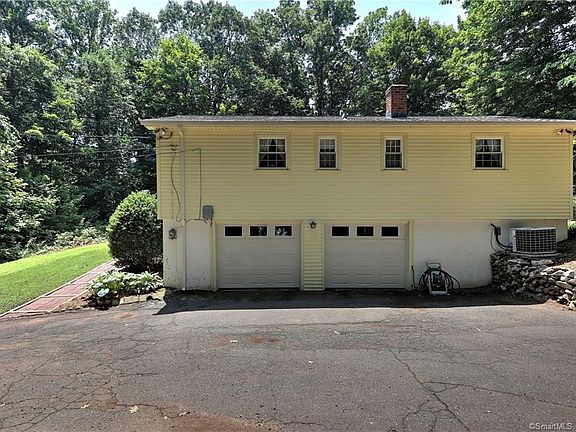 5th image of 28 Buttermilk Ln