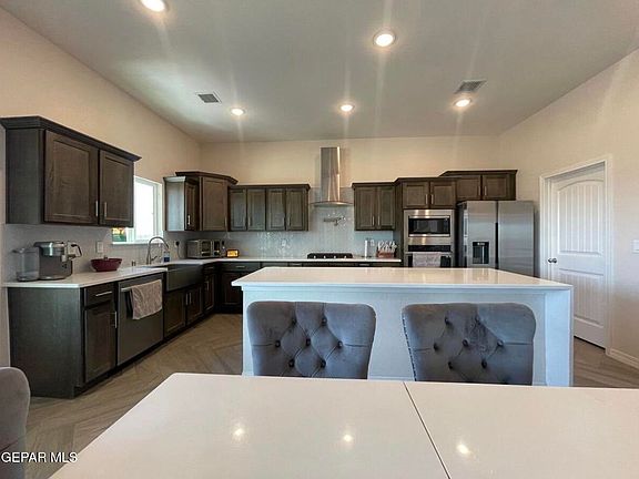 4th image of 420 Villa Socorro Pl