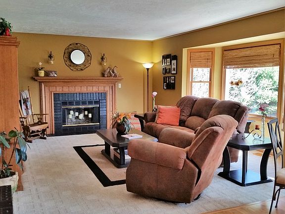 3rd image of 7921 Cricklewood Dr