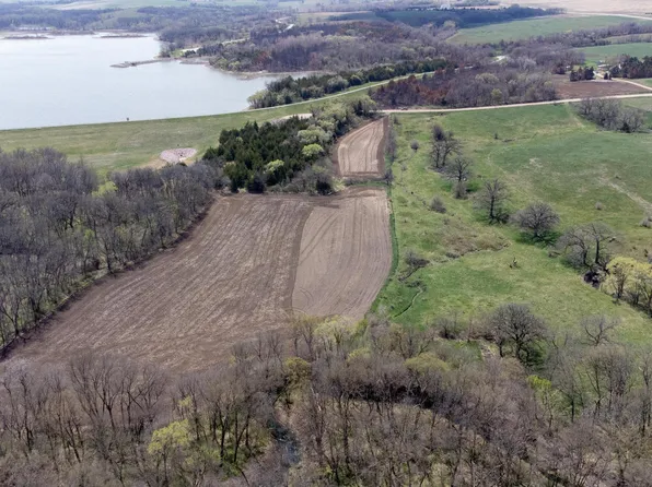 9750 Wendelin Dr, Crete, NE 68333