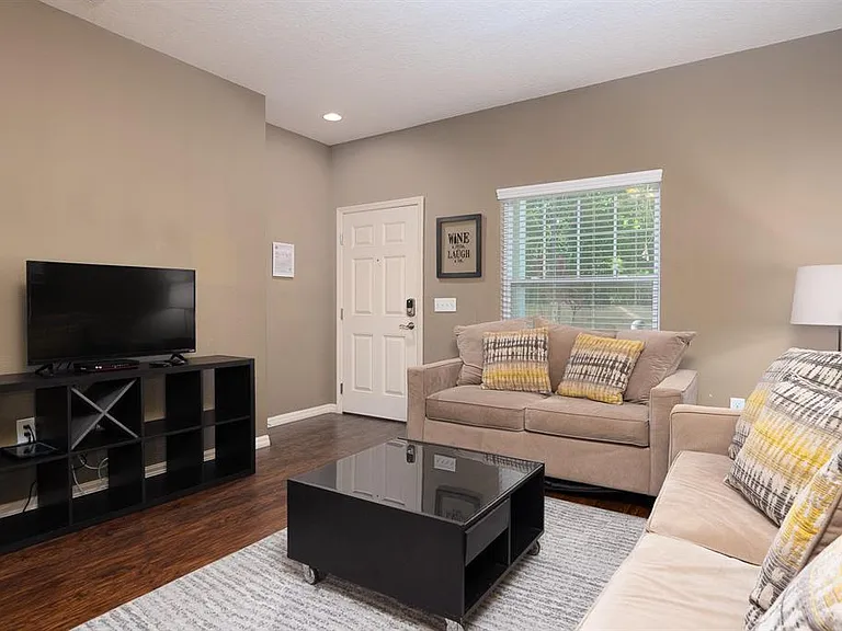 8964 Silver Pl — Photo 4