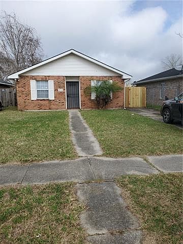 1st image of 5916 N Oak Dr