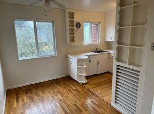 3684 SE Center St APT 8, Portland, OR 97202