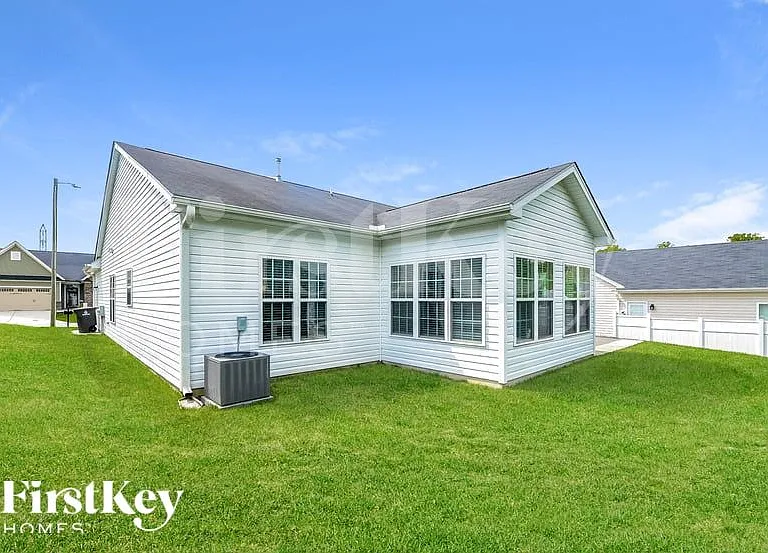 4960 Long Grove Dr — Photo 15