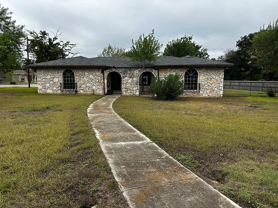 109 Cibolo Oak Ln