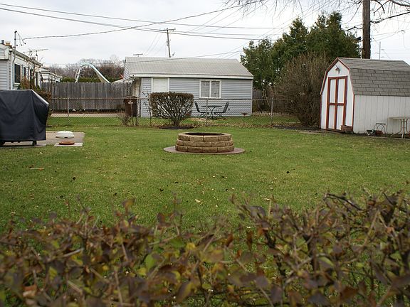 3rd image of 32745 Leona St