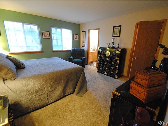 4th image of 9621 2nd St SE #49
