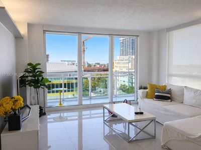 6917 Collins Ave APT 820, Miami Beach, FL, 33141