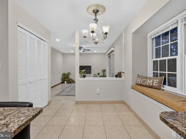 2 Dennison Pl, Plainsboro, NJ 08536