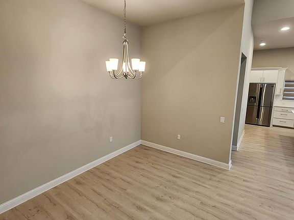 5th image of 3761 White Clover Ln