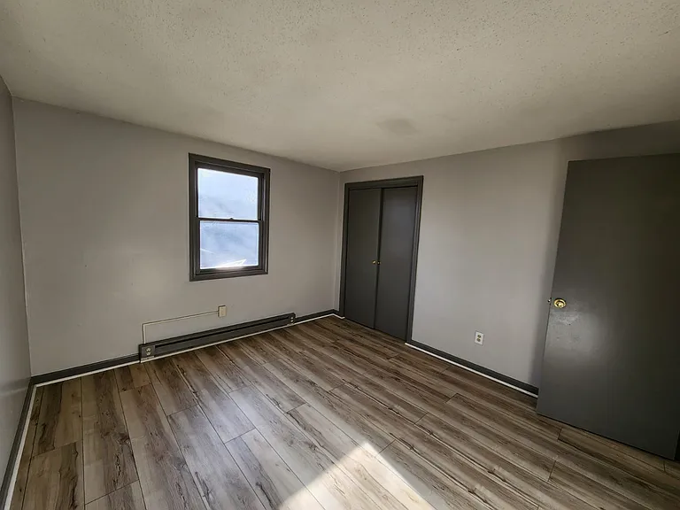 240 Maple St #C3 — Photo 4