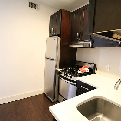 Rented by Nooklyn NYC LLC | media 62