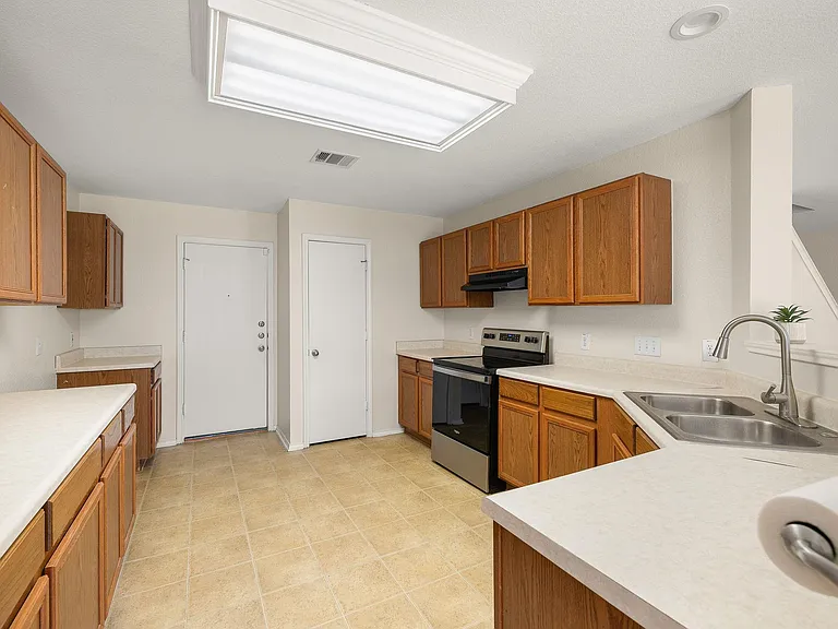 5525 Victory Gallop Dr — Photo 9