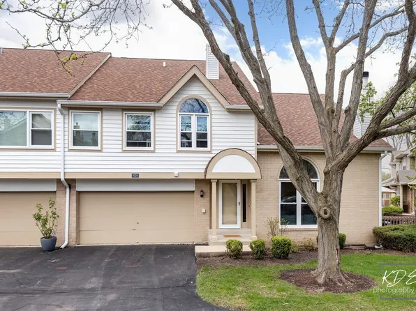 8026 Barrymore Dr #37-2, Darien, IL 60561