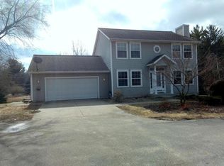 8366 Woodcrest Dr NE, Rockford, MI 49341