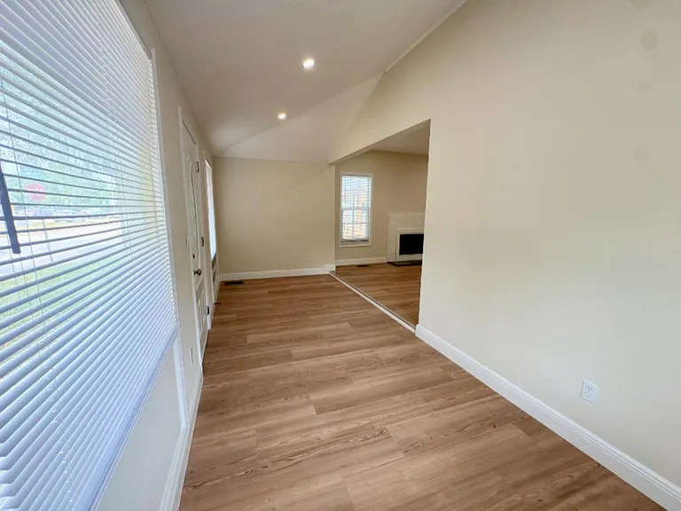1019 Portage St #1 — Photo 15