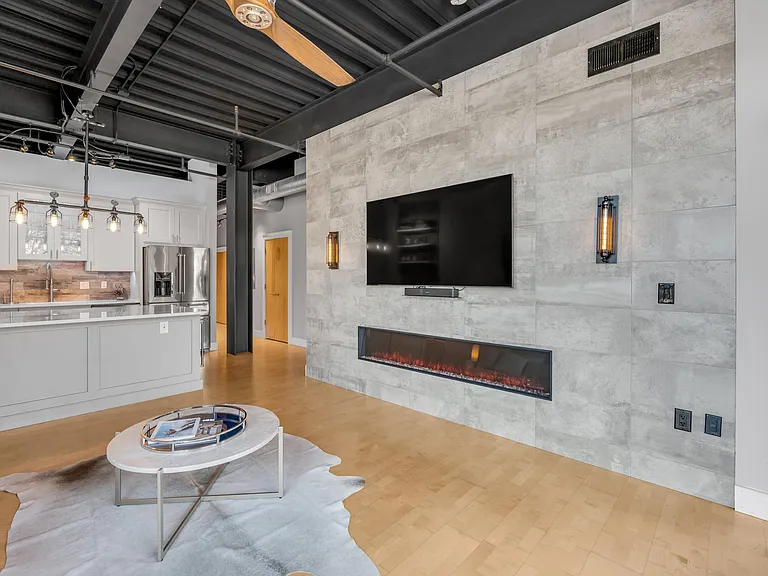 350 E Short St #209 — Photo 9