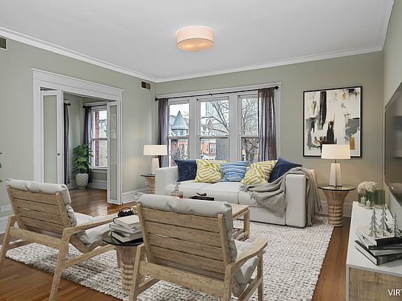 3rd image of 741 W Buckingham Pl #29