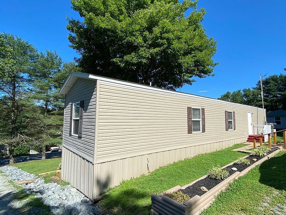 2nd image of 104 Fox Ridge Dr