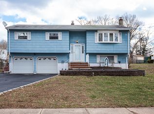 7 Fulton Rd, Somerset, NJ 08873