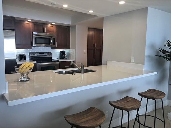 3rd image of 3000 N Ocean Dr #16