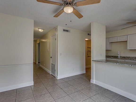 4th image of 4329 S Plaza Gate Ln #202
