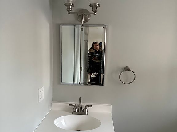 4th image of 223 Judd St #223